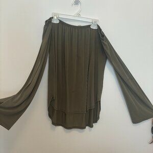 Off the shoulder OLIVE Long sleeve Top size medium